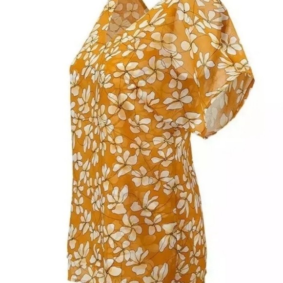 CAbi Thrive Blouse #3598 Butterscotch Yellow Floral Size Small - Picture 4 of 15